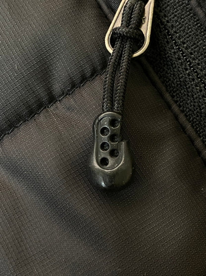 【現状渡し品】【メンズ】 patagonia パタゴニア 83974 09年製 MICRO PUFF HOODED JACKET マイクロ・パフ・フーデッド・ジャケット 144-260114-zi-19-min サイズ：XS カラー：ブラック 万代Net店