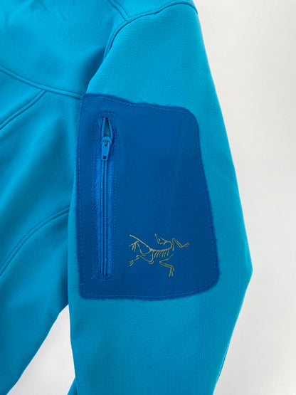 【中古品】【レディース】 ARC'TERYX アークテリクス EPSILON AR SOFTSHELL JACKET イプシロン AR ソフトシェル ジャケット 168-260321-zi-35-min サイズ：S カラー：ライトブルー 万代Net店