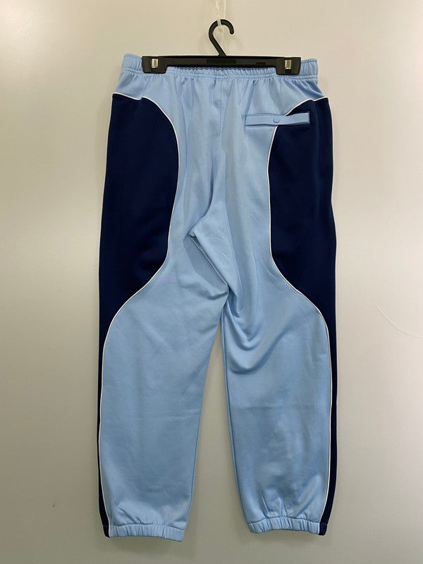 【中古品】【メンズ】 SUPREME シュプリーム × NIKE ナイキ JORDAN TRICOT TRACK PANTS BLUE HF0832-436 24AW ジョーダン トリコ トラック パンツ メンズ ボトムス スポーツ 149-260116-em-21-min サイズ：M カラー：ブルー系 万代Net店