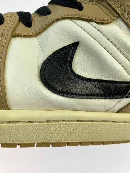 【中古品】【メンズ/レディース】 NIKE ナイキ BQ6472-103 WOMEN'S AIR JORDAN 1 MID DESERT 靴 シューズ スニーカー SNEAKERS 160-260114-zi-60-min サイズ：25cm カラー：ベージュ/ホワイト 万代Net店