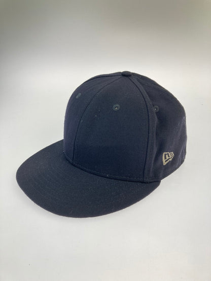 【中古品】【メンズ】 YOHJI YAMAMOTO POUR HOMME ヨウジヤマモト × NEW ERA ニューエラ LOGO CAP ロゴ キャップ 帽子 185-260125-em-14-min サイズ：7 1/8 カラー：ネイビー 万代Net店