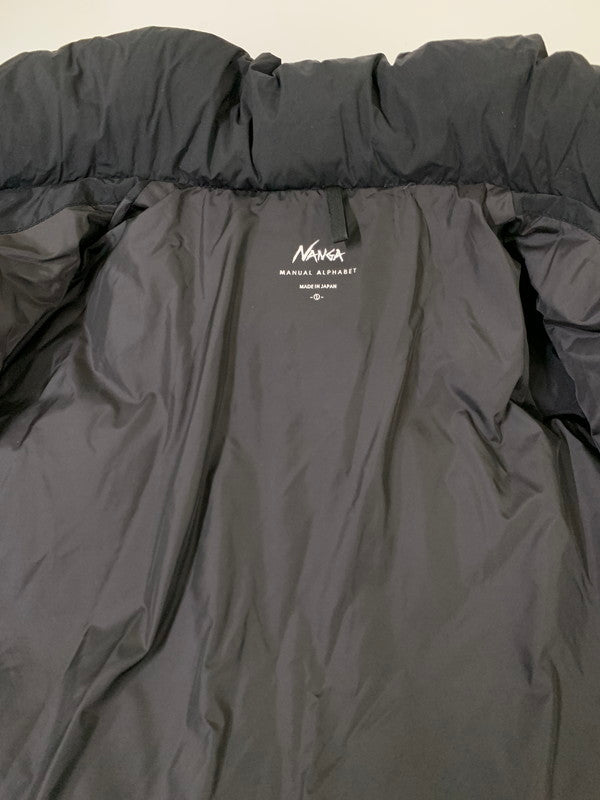 【中古品】【メンズ】 NANGA ナンガ × MANUAL ALPHABET マニュアル アルファベット PCU DOWN JACKET ダウンジャケットアウター 144-260114-zi-38-min サイズ：1 カラー：ブラック 万代Net店