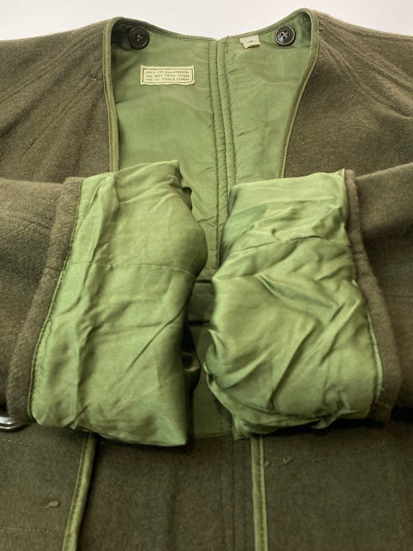 【中古品】【メンズ】 US.ARMY ユーエスアーミー 50's OVER COAT 55-0-1650-260 50年代 オーバーコート ヴィンテージ ミリタリー アウター 146-260327-SH-06-min サイズ：S カラー：オリーブグリーン 万代Net店