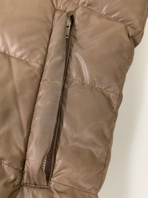 【現状渡し品】【メンズ】 FRED PERRY フレッドペリー F2037 月桂樹ロゴ PARTEX DOWN JACKET ダウンジャケット メンズアウター 141-260403-KS-04-min サイズ：O カラー：ブラウン 万代Net店