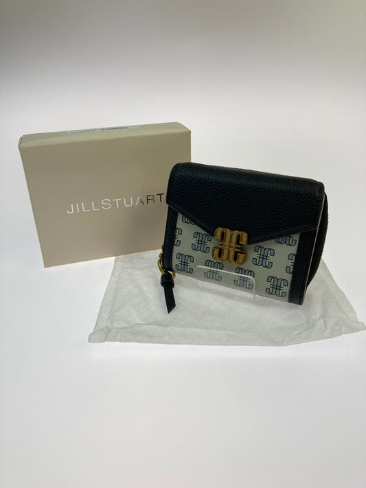 【中古品】【レディース】 JILL STUART ジル バイ ジル スチュアート LINK J MONOGRAM WALLET モノグラム ウォレット２つ折り財布 ミニ財布 レディース 200-260125-em-05-min カラー：ブラック系 万代Net店
