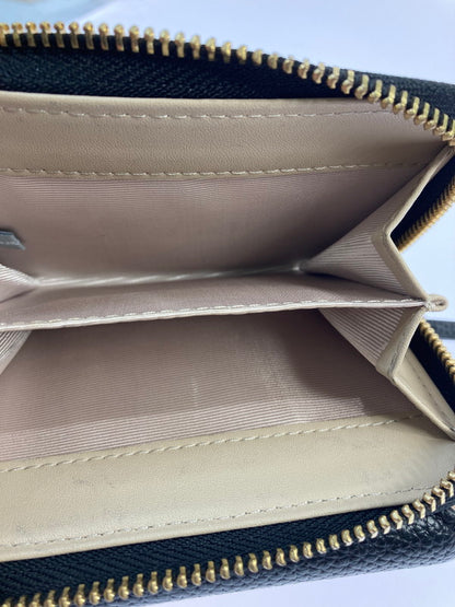 【中古品】【レディース】 JILL STUART ジル バイ ジル スチュアート LINK J MONOGRAM WALLET モノグラム ウォレット２つ折り財布 ミニ財布 レディース 200-260125-em-05-min カラー：ブラック系 万代Net店