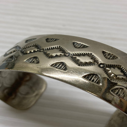 【中古品】【メンズ】 INDIAN JEWELRY SILVER BANGLE インディアン ジュエリー シルバー バングル アクセサリー 腕 191-260130-em-12-min カラー：シルバー 万代Net店