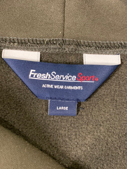 【中古品】【メンズ】 FRESHSERVICE SPORT フレッシュサービス スポーツ LOGO HOODIE FSS-23-SW-534 ロゴ フーディ プルオーバー パーカー メンズ トップス 140-260322-em-20-min サイズ：M カラー：カーキ 万代Net店