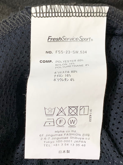 【中古品】【メンズ】 FRESHSERVICE SPORT フレッシュサービス スポーツ LOGO HOODIE FSS-23-SW-534 ロゴ フーディ プルオーバー パーカー メンズ トップス 140-260322-em-20-min サイズ：M カラー：カーキ 万代Net店