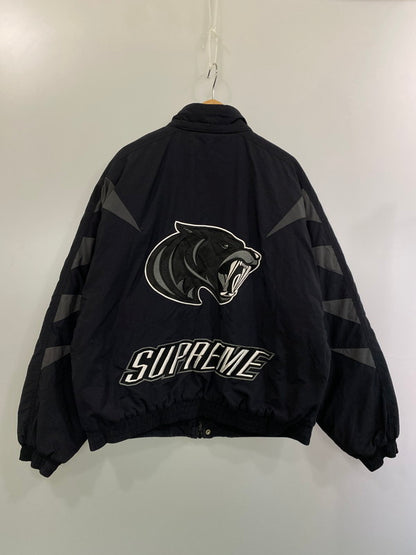 【中古品】【メンズ】 Supreme シュプリーム 23AW WILDCAT SIDELINE PUFFER JACKET ワイルドキャット サイドライン パファー ジャケット 149-260125-zi-06-min サイズ：L カラー：ブラック 万代Net店