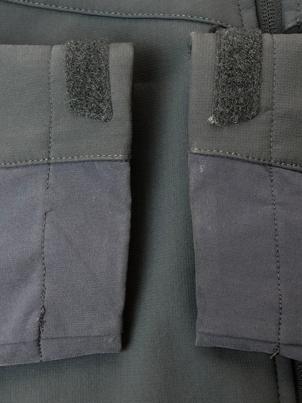 【中古品】【メンズ】 BERGHAUS バーグハウス 4-21536 CI4 GHLAS SOFTSHELL JACKET グラス ソフトシェル ジャケット 144-260426-zi-22-min サイズ：M カラー：グレー 万代Net店