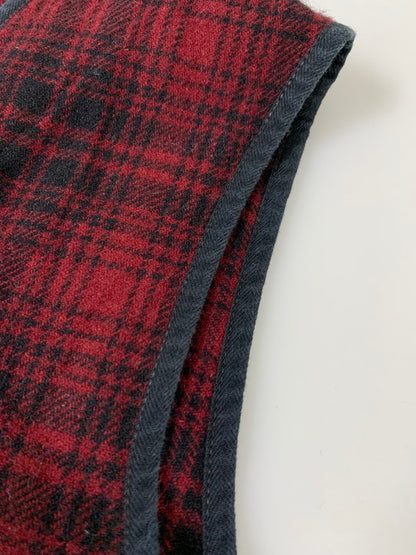 【中古品】【メンズ】 SUGAR CANE シュガーケーン FICTION ROMANCE 21.25OZ.WOOL CHECK CRUISER VEST SC13207 フィクションロマンス 21.25オンス ウールチェック クルーザー ベスト 145-260322-em-19-min サイズ：40 カラー：レッド/ブラック（チェック柄） 万代Net店