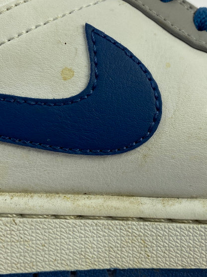【中古品】【メンズ】 NIKE ナイキ AIR JORDAN 1 MID DQ8426-014 エア ジョーダン 1 ミッド スニーカー 靴 160-260121-kk-04-min カラー：CEMENT GREY/WHITE-TRUE BLUE 万代Net店