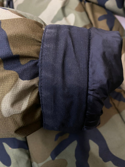 【中古品】【メンズ】 THE NORTH FACE ザ・ノースフェイス NOVELTY BALTRO LIGHT JACKET ND91951 ノベルティーバルトロライトジャケット アウター ダウンジャケット 144-260126-SH-09-min サイズ：M カラー：オリーブ系 カモフラ柄 万代Net店