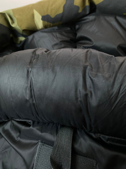 【中古品】【メンズ】 THE NORTH FACE ザ・ノースフェイス NOVELTY BALTRO LIGHT JACKET ND91951 ノベルティーバルトロライトジャケット アウター ダウンジャケット 144-260126-SH-09-min サイズ：M カラー：オリーブ系 カモフラ柄 万代Net店