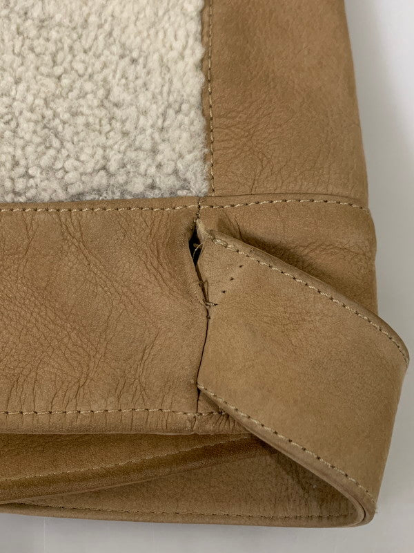 【中古品】【メンズ】 BALENCIAGA バレンシアガ MOUTON SUEDE JACKET 00494 ムートン・スエードジャケット メンズ アウター ムートンファー 141-260127-em-25-min サイズ：46 カラー：ベージュ/ホワイト 万代Net店