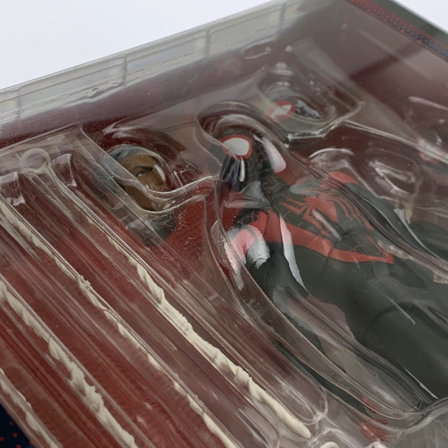 【中古美品】 MAFEX スパイダーマン Miles Morales(COMIC RENEWAL Ver.) フィギュア 055-260702-ta-01-min 万代Net店