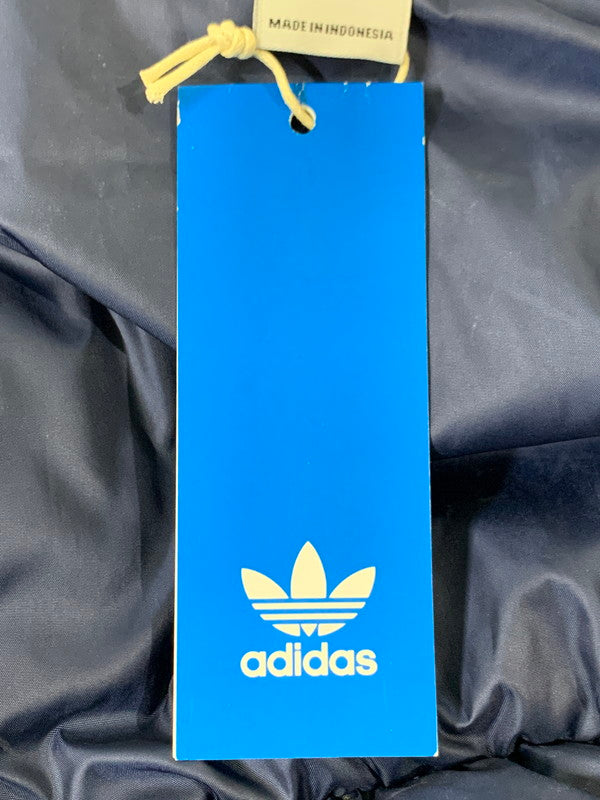 【中古品】【メンズ】 adidas アディダス アディカラー ダウン REGEN ジャケット IW3451 メンズ アウター カジュアル 保温性 148-260127-em-29-min サイズ：S カラー：ナイトインディゴ/プリラブドイエロー 万代Net店