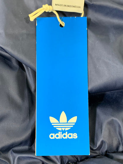 【中古品】【メンズ】 adidas アディダス アディカラー ダウン REGEN ジャケット IW3451 メンズ アウター カジュアル 保温性 148-260127-em-29-min サイズ：S カラー：ナイトインディゴ/プリラブドイエロー 万代Net店