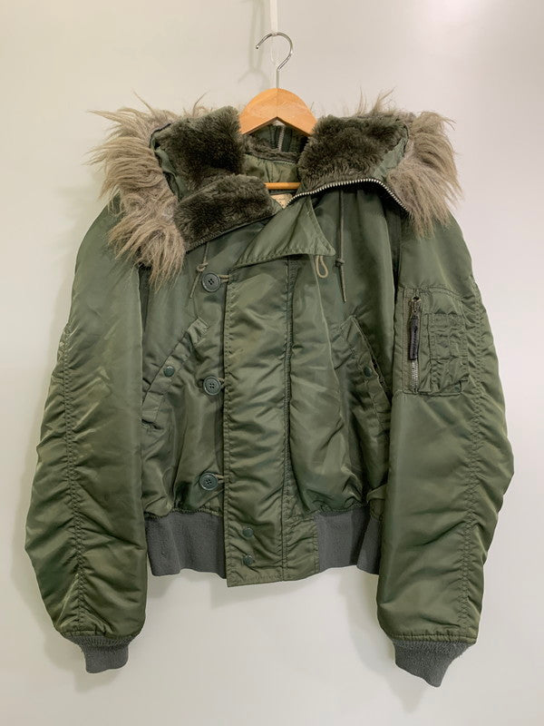 【中古品】【メンズ】 ALPHA INDUSTRIES アルファ インダストリー 90S N-2B FLIGHT JACKET 1615-573-8335 フード ファー フライト ジャケット 90年代 ヴィンテージ メンズアウター アメリカ製 146-260127-em-30-min サイズ：M カラー：オリーブグリーン 万代Net店