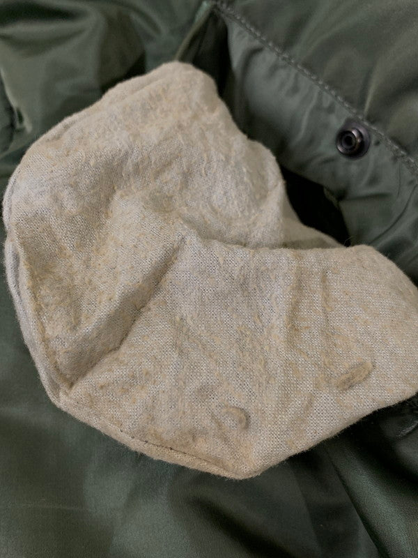 【中古品】【メンズ】 ALPHA INDUSTRIES アルファ インダストリー 90S N-2B FLIGHT JACKET 1615-573-8335 フード ファー フライト ジャケット 90年代 ヴィンテージ メンズアウター アメリカ製 146-260127-em-30-min サイズ：M カラー：オリーブグリーン 万代Net店