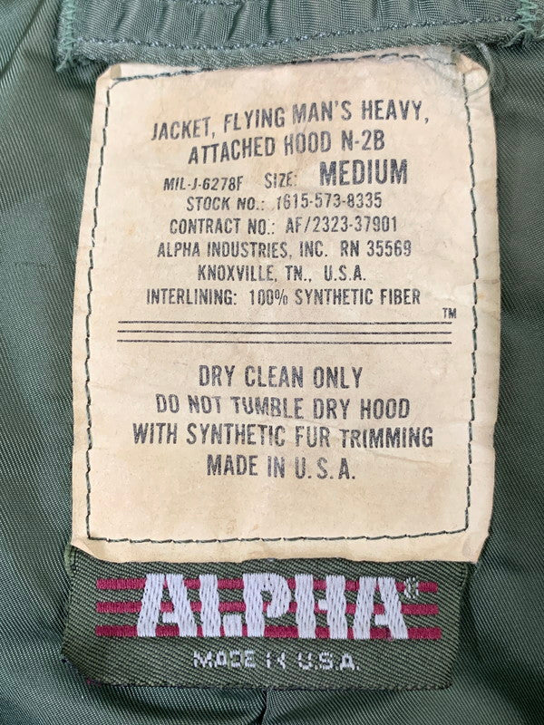 【中古品】【メンズ】 ALPHA INDUSTRIES アルファ インダストリー 90S N-2B FLIGHT JACKET 1615-573-8335 フード ファー フライト ジャケット 90年代 ヴィンテージ メンズアウター アメリカ製 146-260127-em-30-min サイズ：M カラー：オリーブグリーン 万代Net店