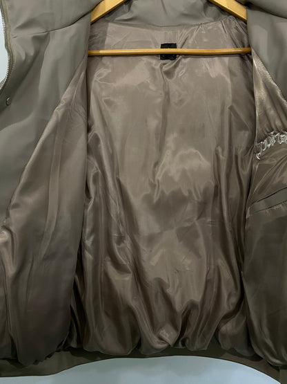 【中古品】【メンズ】 YORU CLUB ヨルクラブ OG LOGO LUXURY PUFFER JACKET オージー ロゴ ラグジュアリー パファー ジャケット アウター 142-260130-SH-18-min サイズ：M カラー：ベージュ系 万代Net店