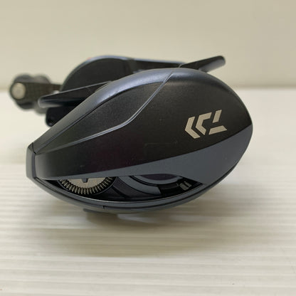 【中古品】 ダイワ スティーズ A2 TW 1000HL ベイトリール 釣り フィッシング 釣り道具 134-260427-em-16-min 万代Net店