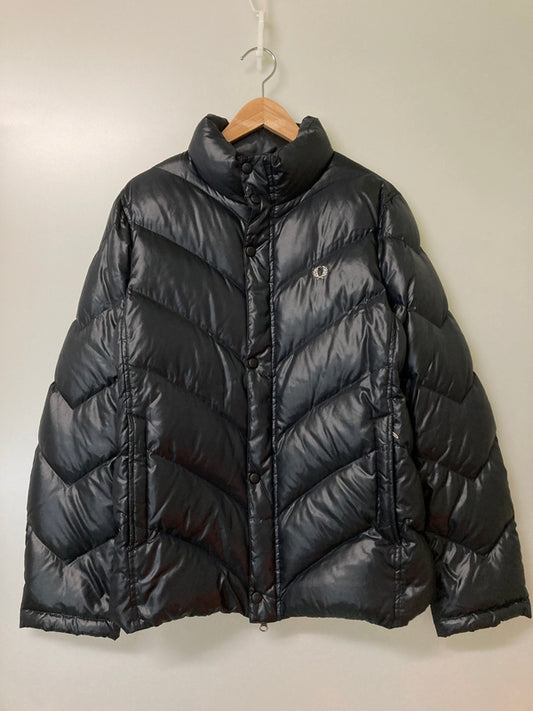 【中古品】【メンズ】 FRED PERRY フレッドペリー DOWN JACKET FZ2069 ダウンジャケット アウター 141-260201-kk-05-min サイズ：L カラー：ブラック 万代Net店
