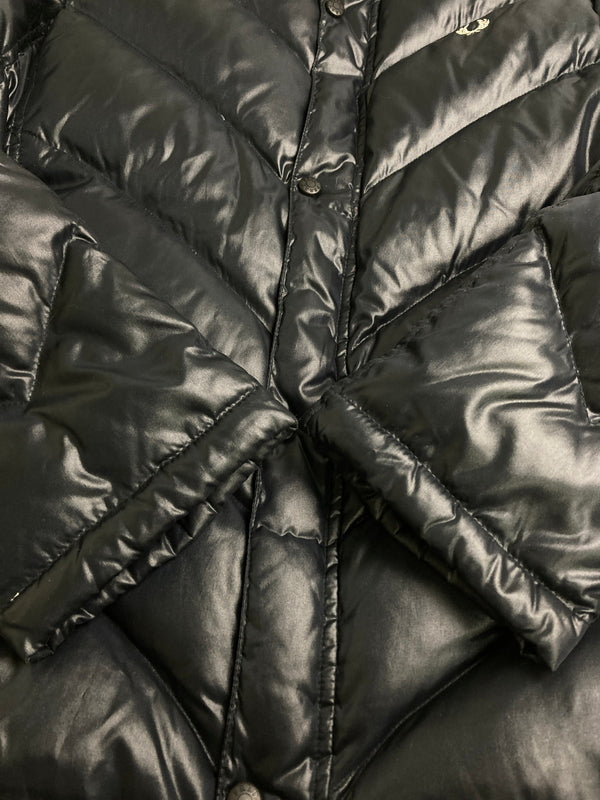 【中古品】【メンズ】 FRED PERRY フレッドペリー DOWN JACKET FZ2069 ダウンジャケット アウター 141-260201-kk-05-min サイズ：L カラー：ブラック 万代Net店