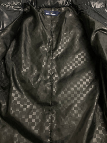 【中古品】【メンズ】 FRED PERRY フレッドペリー DOWN JACKET FZ2069 ダウンジャケット アウター 141-260201-kk-05-min サイズ：L カラー：ブラック 万代Net店