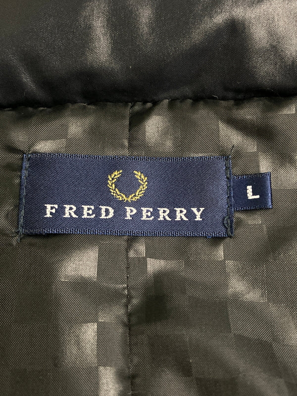 【中古品】【メンズ】 FRED PERRY フレッドペリー DOWN JACKET FZ2069 ダウンジャケット アウター 141-260201-kk-05-min サイズ：L カラー：ブラック 万代Net店