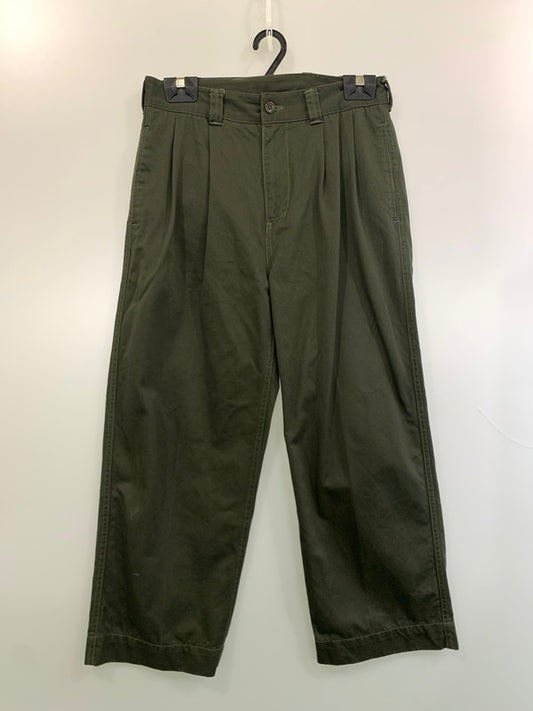 【中古品】【メンズ】 FIDELITY フェデリティー 2TUCK TWILL TROUSERS PANTS C-25375003-2 ツータックツイルトラウザーパンツ ボトムス 156-260319-SH-25-min サイズ：M カラー：オリーブドラブ 万代Net店