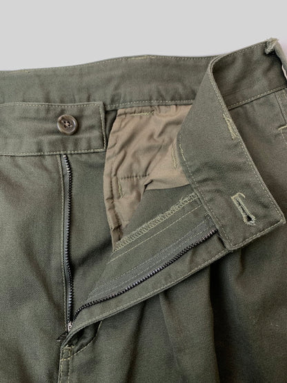 【中古品】【メンズ】 FIDELITY フェデリティー 2TUCK TWILL TROUSERS PANTS C-25375003-2 ツータックツイルトラウザーパンツ ボトムス 156-260319-SH-25-min サイズ：M カラー：オリーブドラブ 万代Net店