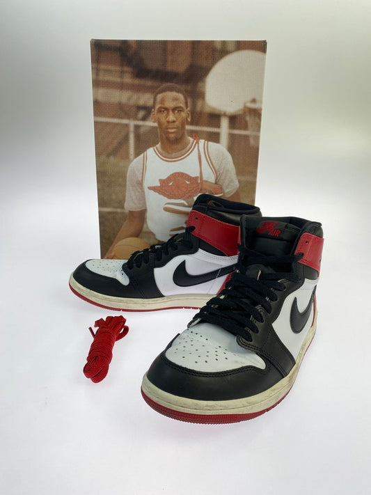 【中古品】【メンズ】 NIKE ナイキ AIR JORDAN 1 RETRO HIGH OG DZ5485-106 エア ジョーダン 1 レトロ ハイ オージー スニーカー 靴 160-260210-yn-02-min サイズ：26.5cm US8.5 カラー：WHITE/BLACK-VARSITY RED-SAIL 万代Net店