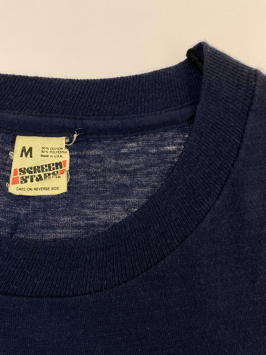 【中古品】【メンズ】 SCREEN STARS スクリーンスターズ STRIKE 1983 SS TEE 80S プリント Tシャツ 80年代 メンズ トップス 半袖 146-260311-em-23-min サイズ：M カラー：ネイビー 万代Net店