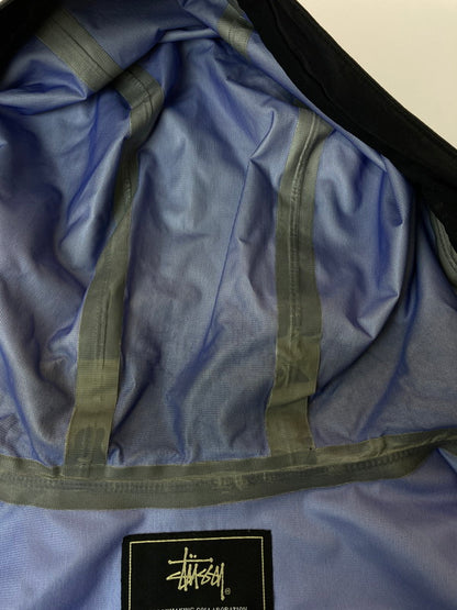【現状渡し品】【メンズ】 STUSSY ステューシー GORE-TEX NYLON JACKET ゴアテックス ナイロンジャケット メンズ アウター マウンテンパーカー 142-260213-em-03-min サイズ：S 万代Net店