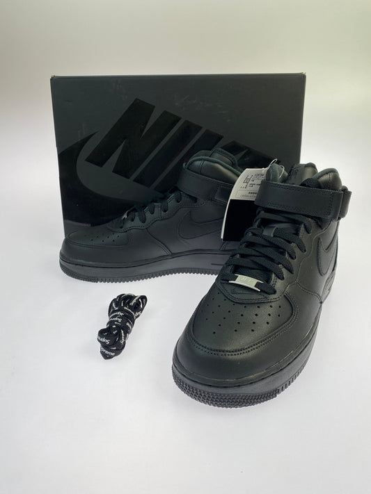 【未使用品】【メンズ】 NIKE ナイキ × Supreme シュプリーム 別注 コラボ AIR FORCE 1 MID SP FZ8784-001 エア フォース 1 ミッド スペシャル スニーカー 靴 160-260211-kk-01-min カラー：BLACK/BLACK-BLACK 万代Net店