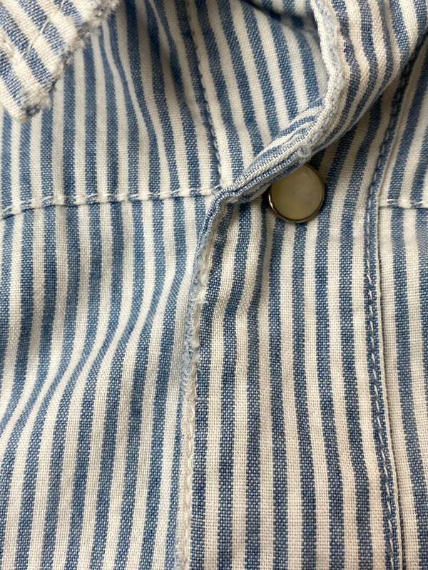 【中古品】【メンズ】 FRAGMENT フラグメントデザイン × LEVIS リーバイス HICKORY SS SHIRT ヒッコリー 半袖シャツ トップス 142-260626-jt-05-min サイズ：L カラー：LIGHTBLUE WHITE 万代Net店