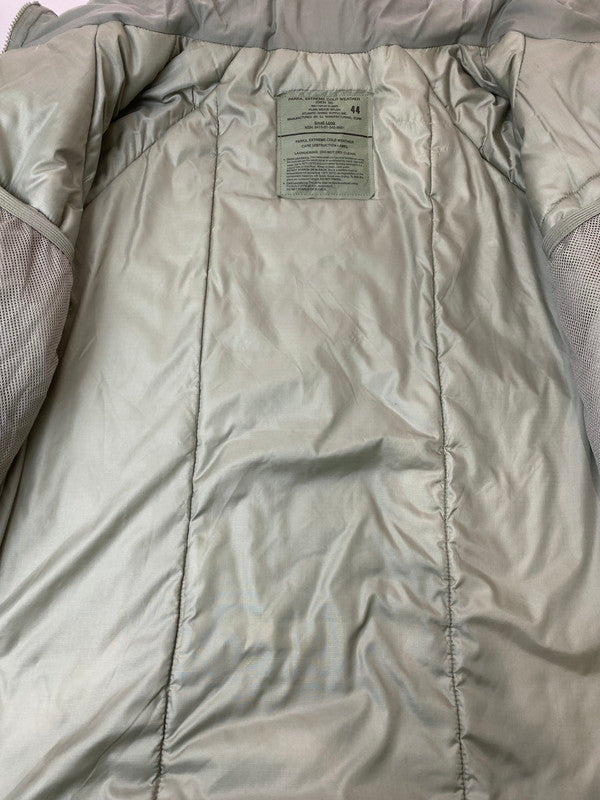 【中古品】【メンズ】 US ARMY ユーエスアーミー 00S ECWCS LEVEL7 GENIII EXTREME COLD WEATHER PARKA エクストリームコールドウェザーパーカー 145-260213-em-39-min サイズ：44 カラー：グレー 万代Net店
