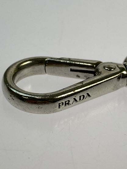 【中古品】【メンズ/レディース】 PRADA プラダ サフィアーノ トライアングルロゴ キーホルダー 183-260713-KS-20-min カラー：シルバー/ブラック 万代Net店
