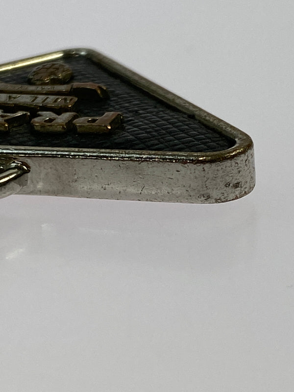 【中古品】【メンズ/レディース】 PRADA プラダ サフィアーノ トライアングルロゴ キーホルダー 183-260713-KS-20-min カラー：シルバー/ブラック 万代Net店