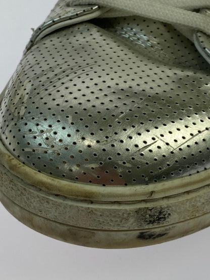 【現状渡し品】【メンズ】 LOUIS VUITTON ルイ・ヴィトン SNEAKERS GO1126 メタリック フロントローライン スニーカー 靴 179-260219-yn-21-min サイズ：7 カラー：シルバー 万代Net店