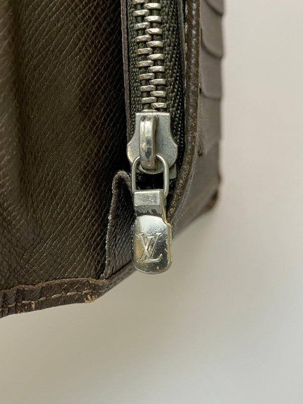 【現状渡し品】【メンズ】 LOUIS VUITTON ルイ・ヴィトン タイガ ポルトフォイユ ブラザ M32578 SP3162 ロングウォレット 二つ折り長財布 179-260222-kk-31-min カラー：グリズリ 万代Net店