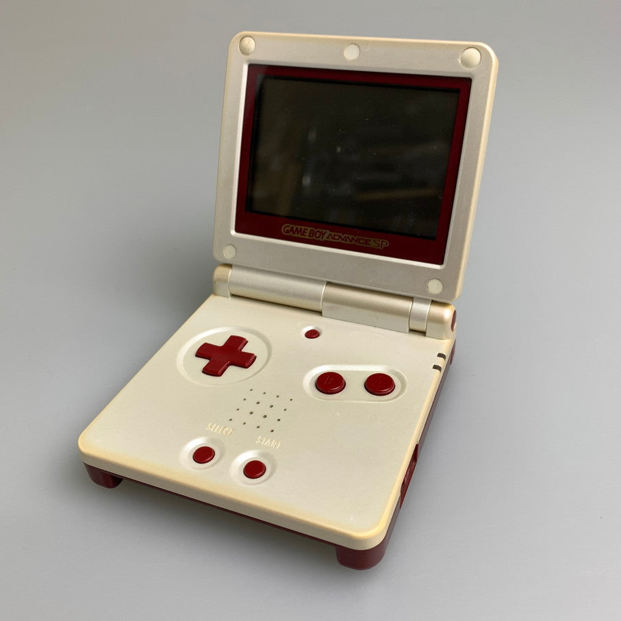 【中古品】 GBASP本体 ゲームボーイアドバンスSP 本体 ファミコンカラー 任天堂 レトロゲームハード 023-260308-SH-01-min 万代Net店