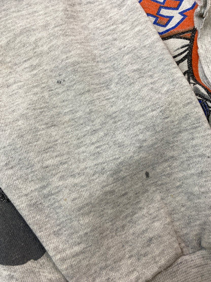 【現状渡し品】【メンズ】 WARNER BROS ワーナーブラザーズ TASMANIAN DEVIL SWEATSHIRT スウェットシャツ トレーナー トップス 146-260715-yn-17-min サイズ：表記なし 下記参照 カラー：ライトグレー 万代Net店