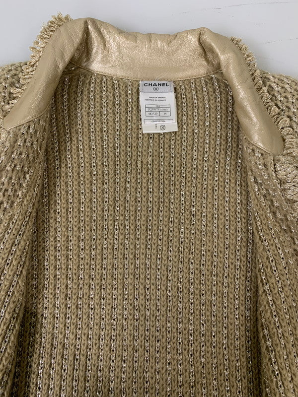 【中古品】【レディース】 CHANEL シャネル VINTAGE GOLD SHIMMER KNIT CARDIGAN SWEATER P23997V01600 ヴィンテージ ゴールド シマーニットカーディガン トップス 168-260607-SH-06-hon サイズ：38 カラー：オークル系/ゴールド 万代Net店