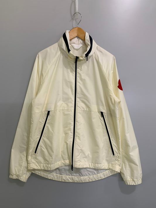 【中古品】【メンズ】 MONCLER モンクレール 23SS OCTANO LOGO APPLIQUED HOODED SHELL JACKET I10911A00143 53A5E オクタン ロゴ アップリケ フーデッド シェル ジャケット ライトアウター 141-260217-yn-02-min サイズ：3 カラー：アイボリー 万代Net店