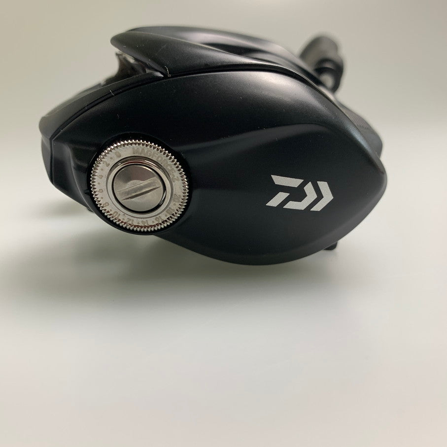 【中古品】 DAIWA ダイワ 24タトゥーラ TW 100HL リール 釣り具 134-260309-SH-06-min 万代Net店