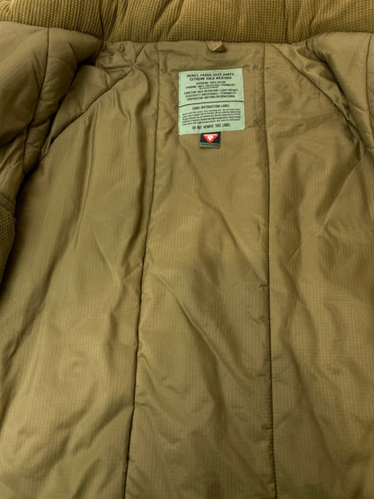 【中古品】【メンズ】 FREAK'S STORE フリークスストア LEVEL7 PRIMALOFT 中綿 ジャケット 223-1516 レベルセブン プリマロフト ジャケット メンズ アウター 147-260220-em-59-min サイズ：M カラー：オークル 万代Net店